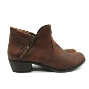 American Rag Womens Brown Round Toe Booties size 6